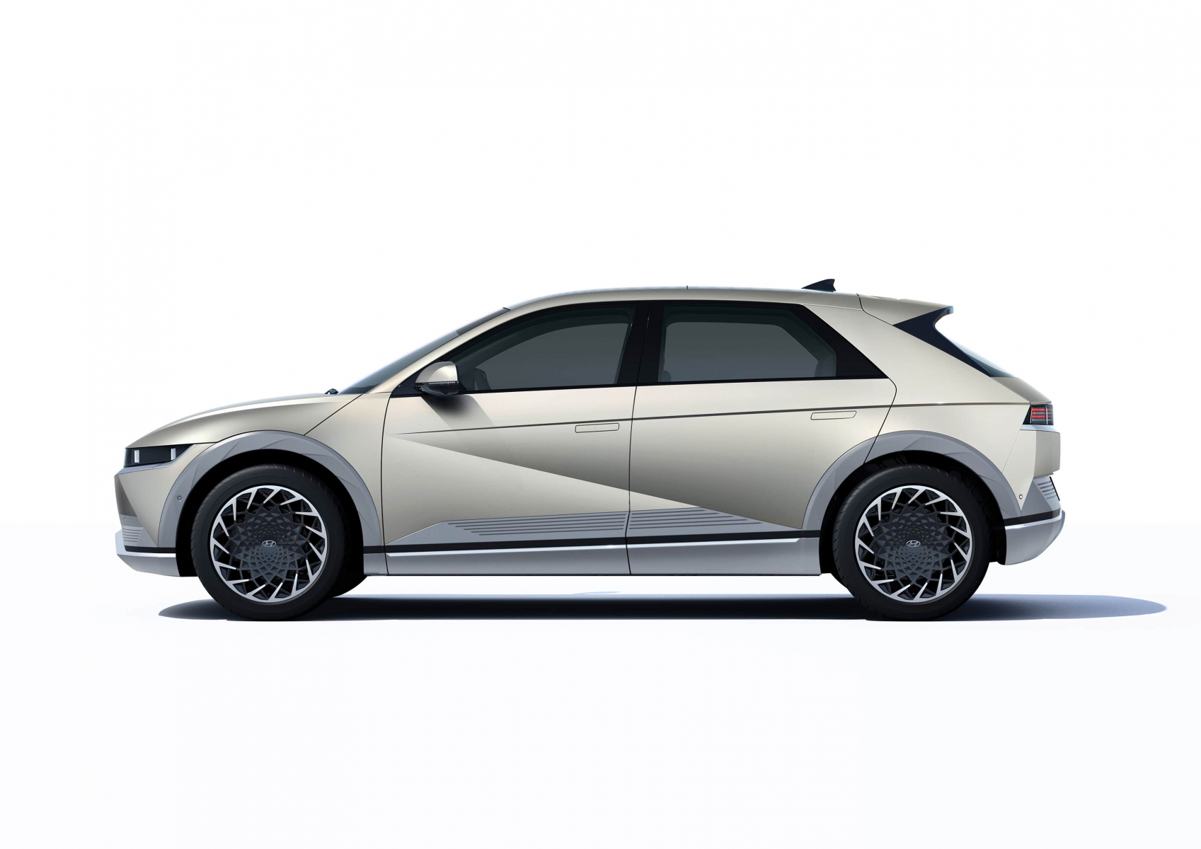 Hyundai IONIQ 5 переосмислює спосіб життя з електричною мобільністю | Едем-Авто - фото 12
